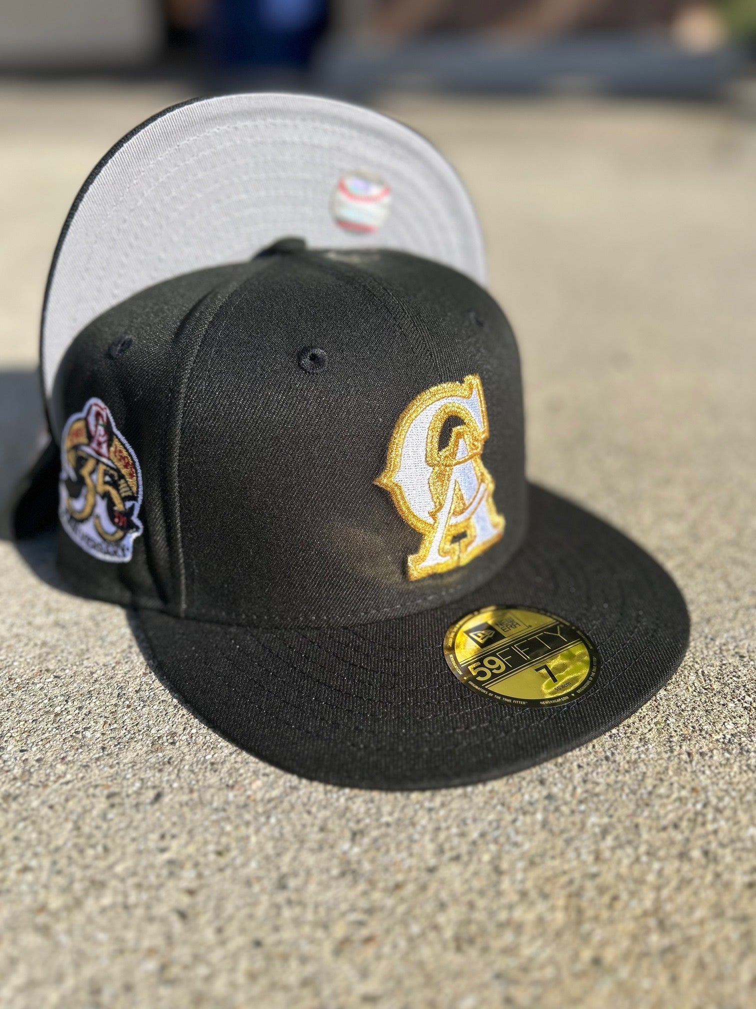 New Era Anaheim Angels CA Metallic Gold outline