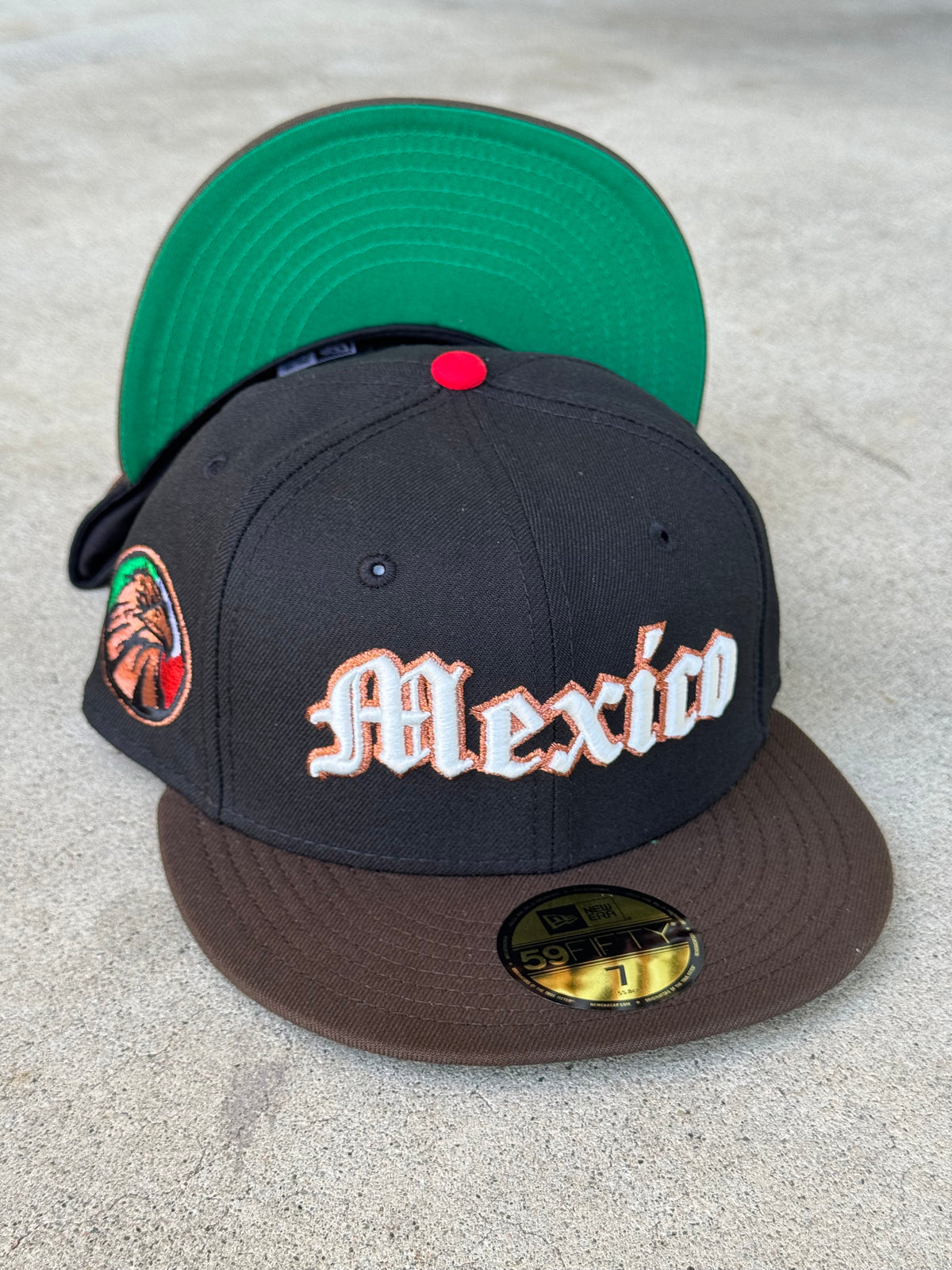 Mexico Script 2Tone Black Brown Green UV